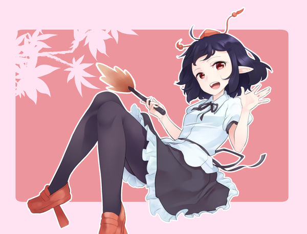 Anime picture 1710x1302 with touhou shameimaru aya kanpa (campagne 9) single looking at viewer highres short hair open mouth black hair simple background smile red eyes pointy ears red background frilly skirt knees together feet apart outline girl skirt pantyhose