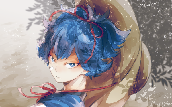 Anime picture 1440x900 with touken ranbu nitroplus sayo samonji kishimaru single fringe short hair blue eyes signed blue hair from above grey background portrait boy ribbon (ribbons) hair ribbon hat