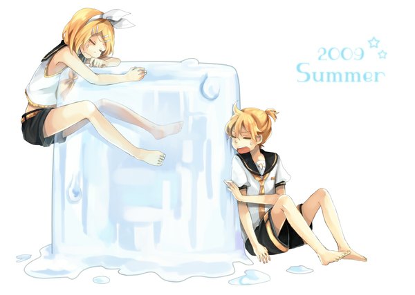 Anime picture 1000x713 with vocaloid kagamine rin kagamine len tama (songe) short hair open mouth blonde hair simple background white background sitting eyes closed barefoot twins 2009 girl boy bow hair bow shorts ice