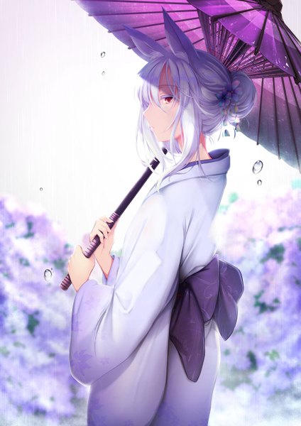 Anime picture 992x1403 with original ouma tokiichi single long hair tall image fringe hair between eyes red eyes animal ears payot looking away silver hair traditional clothes japanese clothes blurry hair bun (hair buns) girl hair ornament flower (flowers) umbrella