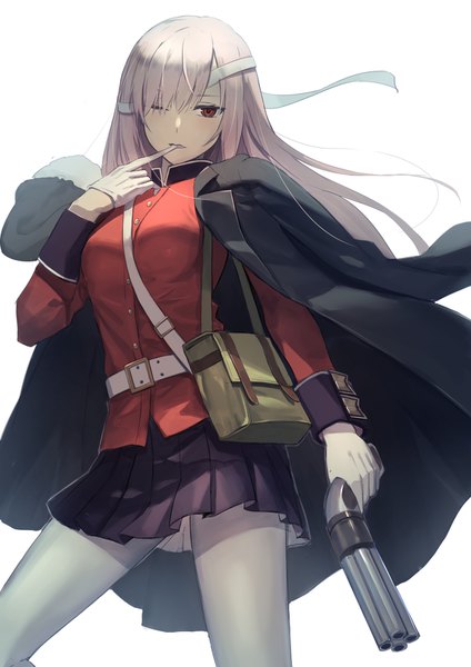 Аниме картинка 1200x1697 с fate (series) fate/grand order florence nightingale (fate) feng ze один (одна) длинные волосы высокое изображение смотрит на зрителя чёлка грудь простой фон волосы между глазами красные глаза белый фон держать серебряные волосы длинные рукава наклон головы плиссированная юбка один глаз закрыт