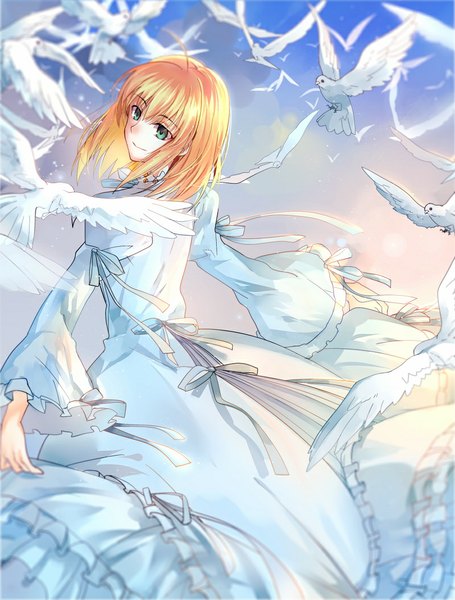 Anime picture 800x1055 with fate (series) fate/stay night type-moon artoria pendragon (all) saber tg tall image fringe short hair blonde hair smile green eyes sky cloud (clouds) long sleeves looking back from behind sunlight wide sleeves spread arms