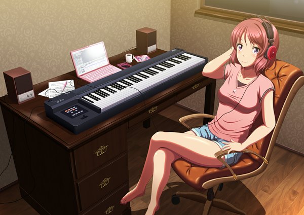 Anime picture 1170x827 with love live! school idol project sunrise (studio) love live! nishikino maki moyashi9 single short hair smile sitting purple eyes pink hair barefoot bare legs crossed legs girl shorts headphones musical instrument laptop keyboard (instrument)