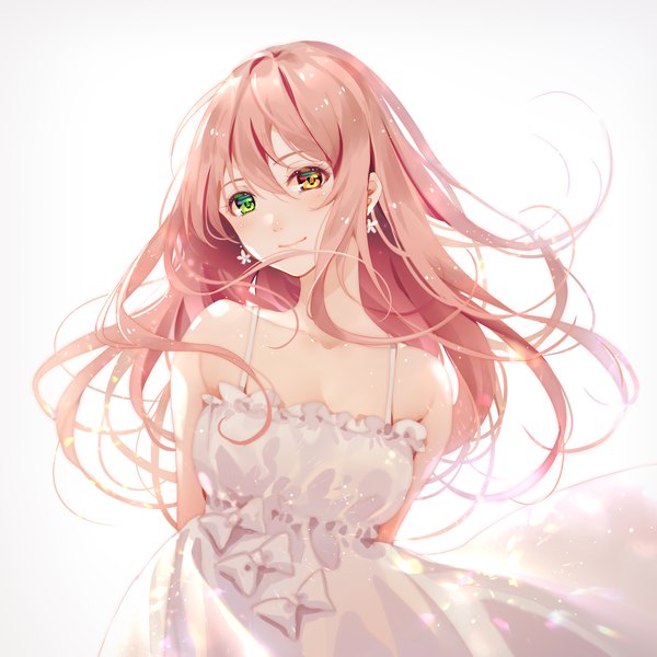 Anime-Bild 2000x2000 mit original niya tidsean single long hair looking at viewer blush fringe highres breasts simple background hair between eyes standing white background bare shoulders green eyes yellow eyes pink hair upper body head tilt