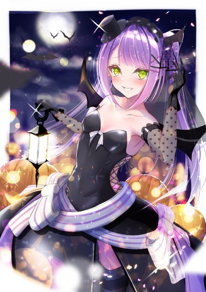 Anime-Bild 3307x4677 mit virtual youtuber hololive tokoyami towa infy single long hair tall image looking at viewer highres smile standing twintails holding green eyes absurdres purple hair sparkle grin border halloween