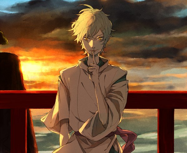 Anime picture 1000x821 with naruto studio pierrot naruto (series) mitsuki (naruto) omuyama omu single looking at viewer short hair blonde hair smile standing yellow eyes sky ahoge traditional clothes arm up light smile sunlight wide sleeves finger to mouth