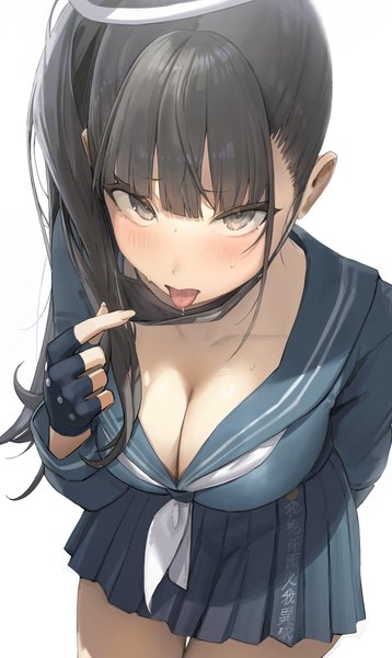 Anime-Bild 2247x3770 mit blue archive sukeban (smg) (blue archive) freng single long hair tall image looking at viewer blush fringe highres breasts light erotic black hair simple background large breasts standing white background cleavage ponytail blunt bangs