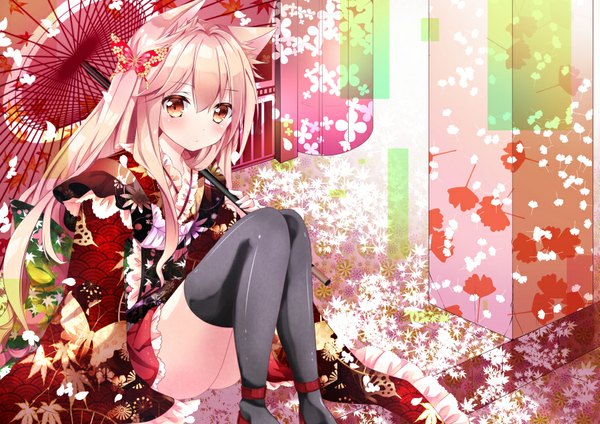 Anime-Bild 900x636 mit original nanase nao single long hair looking at viewer blush fringe blonde hair sitting holding brown eyes animal ears yellow eyes bent knee (knees) long sleeves traditional clothes japanese clothes wide sleeves zettai ryouiki fox ears