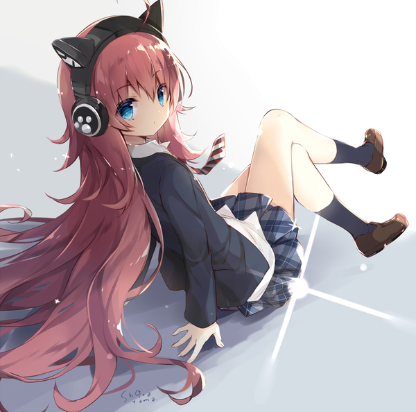 Anime picture 900x891 with bang dream! chu2 (bang dream!) shiratama (shiratamaco) single long hair looking at viewer fringe blue eyes simple background hair between eyes sitting signed animal ears pink hair full body bent knee (knees) pleated skirt looking back cat ears arm support