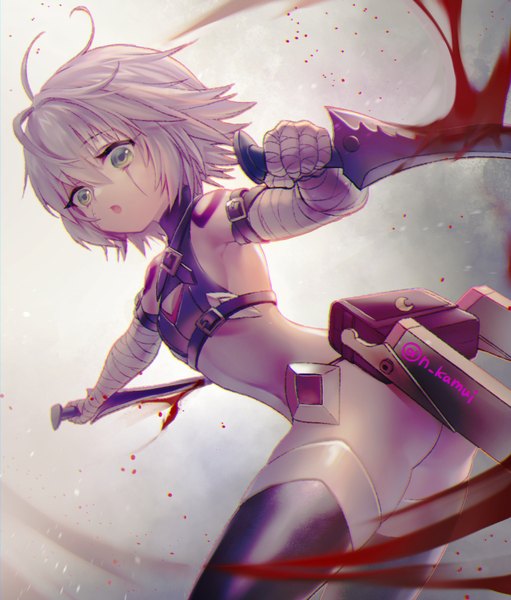 Anime picture 766x900 with fate (series) fate/apocrypha jack the ripper (fate/apocrypha) n kamui single tall image fringe short hair open mouth light erotic hair between eyes standing holding green eyes signed silver hair ahoge ass grey background bare belly