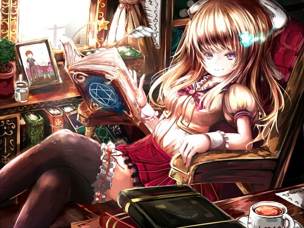Anime picture 1024x768 with original umagenzin single long hair looking at viewer smile brown hair sitting purple eyes girl thighhighs dress black thighhighs book (books) cup picture frame