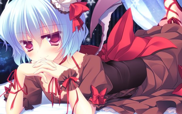 Anime picture 1920x1200 with touhou remilia scarlet motomiya mitsuki single looking at viewer blush highres short hair red eyes wide image white hair girl dress wings frills