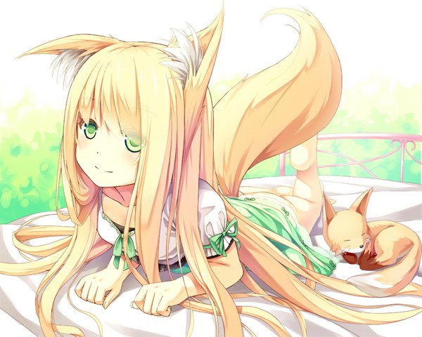 Anime picture 1000x800 with original peragura single long hair looking at viewer blush light erotic blonde hair green eyes light smile pantyshot fox ears fox tail fox girl girl dress animal bed fox