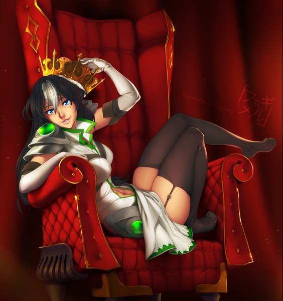 Anime picture 1127x1200 with original feguimel single long hair tall image looking at viewer fringe blue eyes light erotic black hair smile sitting bent knee (knees) white hair multicolored hair two-tone hair bare belly no shoes streaked hair girl