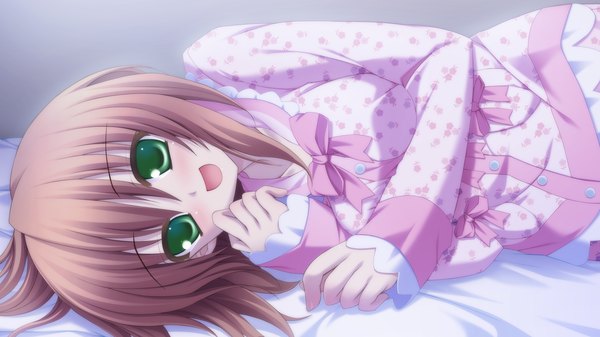 Anime picture 1920x1080 with canvas 4 (game) kannon ouji highres short hair open mouth brown hair wide image green eyes game cg lying girl pajamas