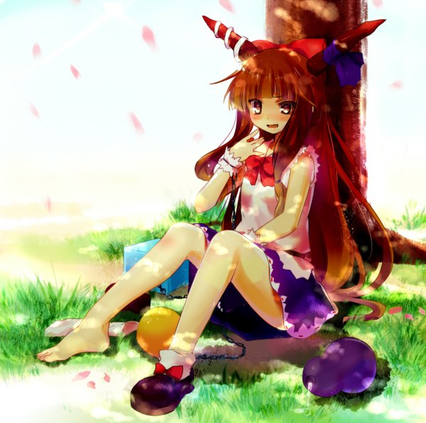 Anime picture 1611x1600 with touhou ibuki suika k.ei (artist) single long hair brown hair brown eyes horn (horns) single shoe girl bow plant (plants) hair bow tree (trees) wrist cuffs