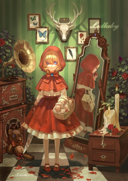 イラスト 760x1074 と little red riding hood little red riding hood (character) axis (artist) ソロ 長身像 カメラ目線 前髪 短い髪 青い目 金髪 signed light smile inscription reflection ストライプ checkered floor 女の子 花 植物 花弁