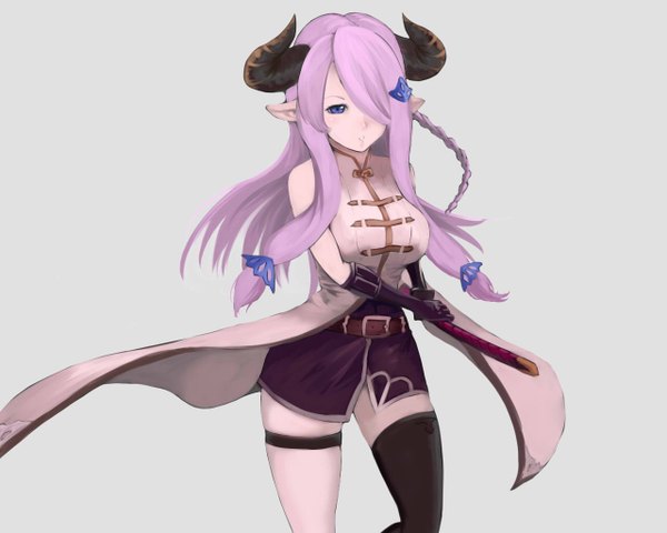 Anime picture 1280x1024 with granblue fantasy narmaya (granblue fantasy) tanshi (tansy520) single long hair blush fringe blue eyes simple background holding payot looking away purple hair bent knee (knees) braid (braids) parted lips horn (horns) pointy ears hair over one eye grey background