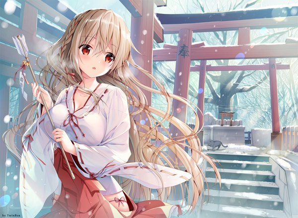 Anime picture 1364x1000 with original maeda shiori sousouman single long hair blush fringe breasts open mouth light erotic blonde hair hair between eyes red eyes large breasts standing holding signed looking away outdoors braid (braids)