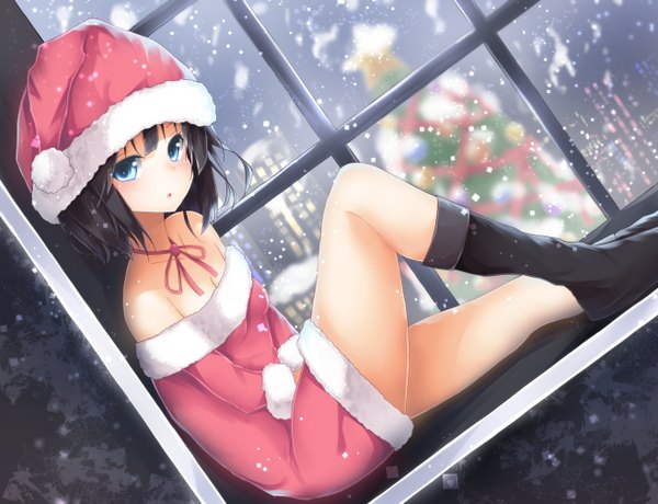 Anime picture 1314x1008 with original mizushina minato single looking at viewer short hair blue eyes black hair bare shoulders bent knee (knees) indoors blurry dutch angle depth of field fur trim christmas girl hat boots star (symbol) fur