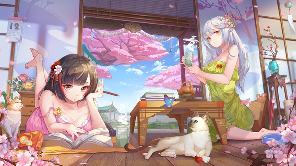 Anime picture 3840x2159 with original chengchenwang long hair looking at viewer blush fringe highres short hair smile brown hair wide image sitting multiple girls holding payot absurdres full body bent knee (knees) white hair indoors