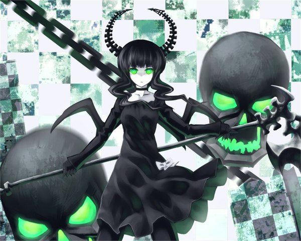 Anime picture 1280x1024 with black rock shooter dead master single long hair looking at viewer black hair green eyes horn (horns) black wings checkered background girl dress wings black dress chain skull scythe