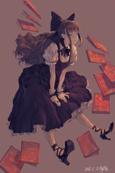 Anime picture 2000x3000 with original zennosuke single long hair tall image looking at viewer fringe highres blue eyes simple background smile brown hair signed blunt bangs grey background short sleeves high heels puffy sleeves dated lolita fashion