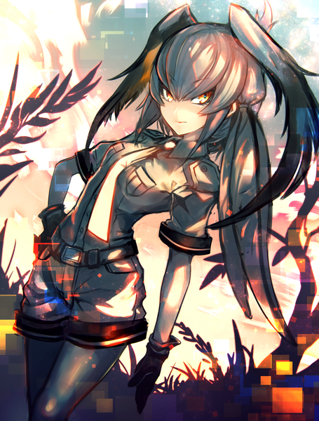 Anime-Bild 1780x2348 mit kemono friends shoebill (kemono friends) kusakanmuri single tall image looking at viewer fringe highres hair between eyes standing yellow eyes payot silver hair multicolored hair two-tone hair short sleeves dutch angle hand on hip side ponytail head wings