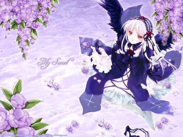 Anime picture 1280x960 with rozen maiden suigintou minakami kaori single long hair red eyes sitting looking away bent knee (knees) white hair inscription bare legs pale skin angel wings black wings girl dress flower (flowers) wings hairband