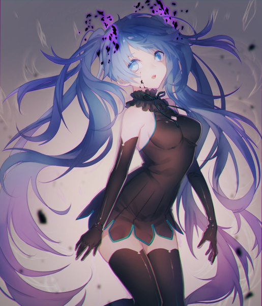 イラスト 1736x2022 と ボーカロイド ゴーストルール 初音ミク 灰染せんり ソロ 長髪 長身像 カメラ目線 前髪 highres おっぱい 開いた口 青い目 立つ ツインテール 青い髪 purple hair multicolored hair 絶対領域 gradient hair