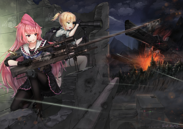 Anime-Bild 2500x1767 mit girls frontline welrod mk2 (girls frontline) ntw-20 (girls frontline) baek hyang long hair fringe highres short hair blonde hair red eyes multiple girls green eyes looking away pink hair ponytail night fighting stance sailor collar ruins girl