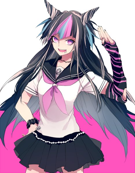 Аниме картинка 700x900 с опровергающая пуля super dangan ronpa 2 mioda ibuki hizu (kurohistuji) один (одна) длинные волосы высокое изображение смотрит на зрителя чёлка открытый рот чёрные волосы белый фон фиолетовые глаза лак на ногтях разноцветные волосы пучок волос (пучки волос) цветные локоны рука на бедре пирсинг резинка для волос на запястье