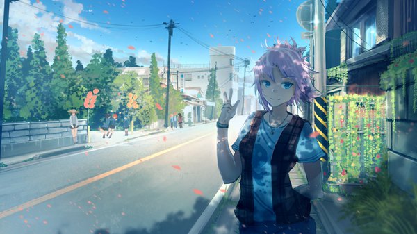 Anime picture 1344x756 with hunter x hunter machi (hunter x hunter) anonamos701 looking at viewer fringe short hair blue eyes smile wide image standing pink hair sky cloud (clouds) upper body wind blurry shadow short sleeves city solo focus