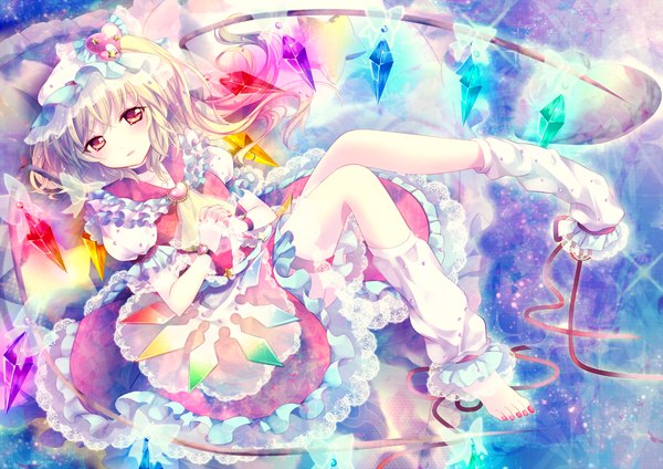 Anime picture 1000x707 with touhou flandre scarlet riichu single looking at viewer short hair blonde hair red eyes barefoot legs one side up girl dress wings frills bonnet crystal