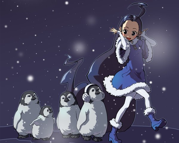Anime picture 1280x1024 with original lena (zoal) single blush blue eyes smile blue hair full body ahoge very long hair night night sky snowing girl headphones winter clothes penguin