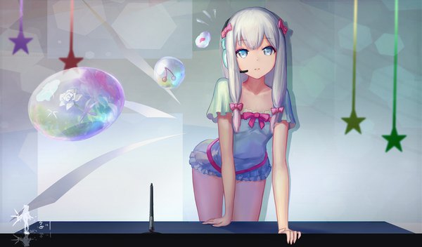 Anime picture 1600x941 with eromanga sensei a-1 pictures izumi sagiri wangchuan de quanyan single long hair looking at viewer fringe blue eyes wide image silver hair arm support short sleeves bent over girl flower (flowers) bow hair bow heart rose (roses)