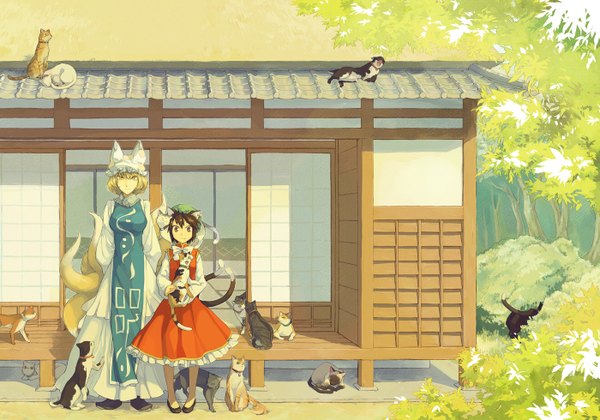 Anime picture 1400x980 with touhou yakumo ran chen nakatani short hair blonde hair red eyes brown hair multiple girls animal ears yellow eyes multiple tails girl 2 girls plant (plants) tree (trees) cat bonnet sliding doors japanese house