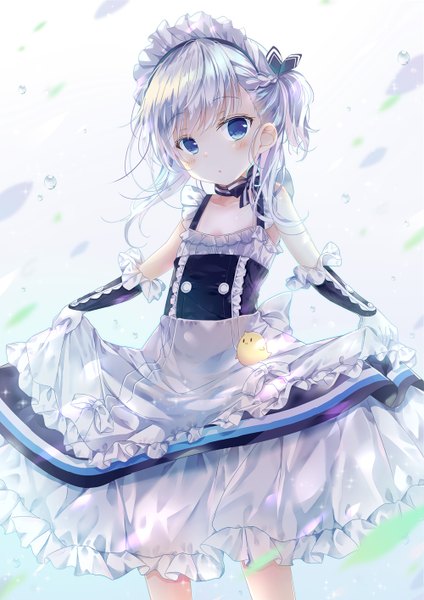 Anime picture 1000x1414 with azur lane manjuu (azur lane) belfast (azur lane) little bel (azur lane) shiiba nae single long hair tall image looking at viewer blush fringe blue eyes blonde hair simple background standing silver hair braid (braids) head tilt :o maid