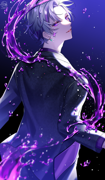 Anime picture 704x1200 with virtual youtuber nijisanji fuwa minato umeno shii single tall image short hair smile purple eyes signed silver hair upper body looking back multicolored hair from behind streaked hair shaded face shiny boy earrings