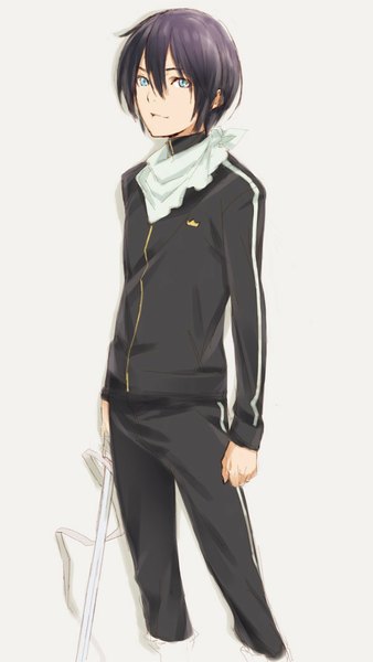 Anime picture 600x1065 with noragami studio bones yato (noragami) kawata hisashi single tall image looking at viewer short hair blue eyes black hair simple background light smile boy weapon sword katana neckerchief track suit