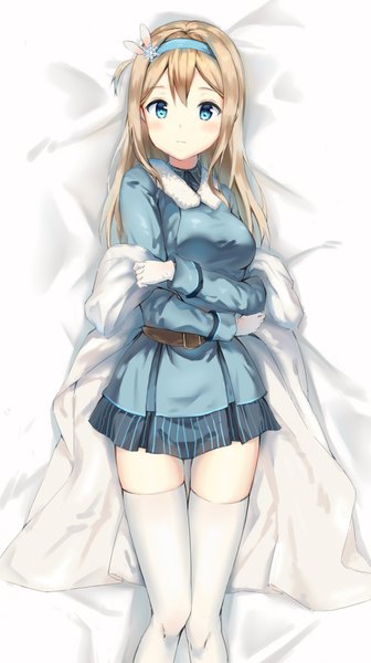 Anime-Bild 852x1522 mit girls frontline suomi kp31 (girls frontline) nather single long hair tall image looking at viewer blush fringe blue eyes blonde hair hair between eyes lying zettai ryouiki dakimakura (medium) girl thighhighs hair ornament white thighhighs belt