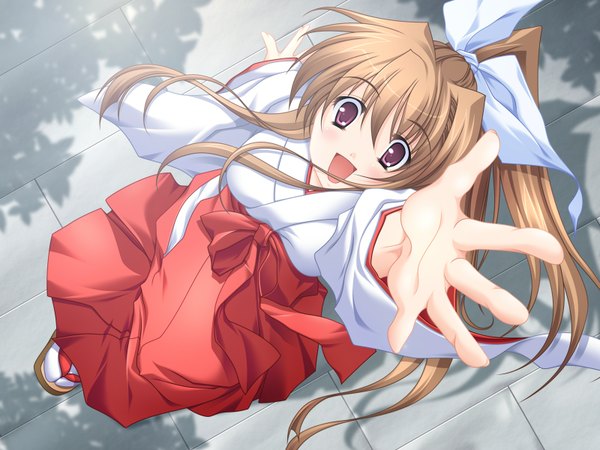 Anime picture 1600x1200 with miko-san hosoude hanjouki kagami kanae miyatsuki itsuka single long hair blush fringe open mouth hair between eyes brown hair standing purple eyes outdoors long sleeves japanese clothes from above happy miko outstretched hand girl