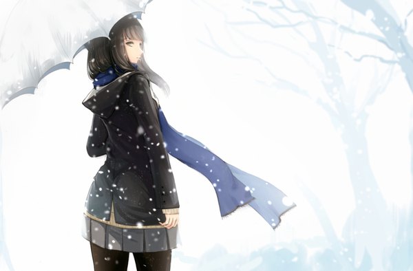 Anime picture 3000x1972 with original kikivi single long hair looking at viewer fringe highres black hair standing holding brown eyes outdoors profile pleated skirt looking back from behind outstretched arm snowing winter girl