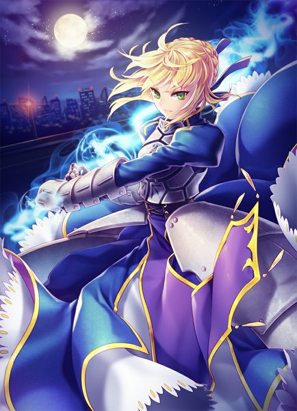 Anime picture 800x1104 with fate (series) fate/stay night type-moon artoria pendragon (all) saber bborong single tall image fringe blonde hair holding green eyes sky cloud (clouds) braid (braids) wind night night sky city weightlessness