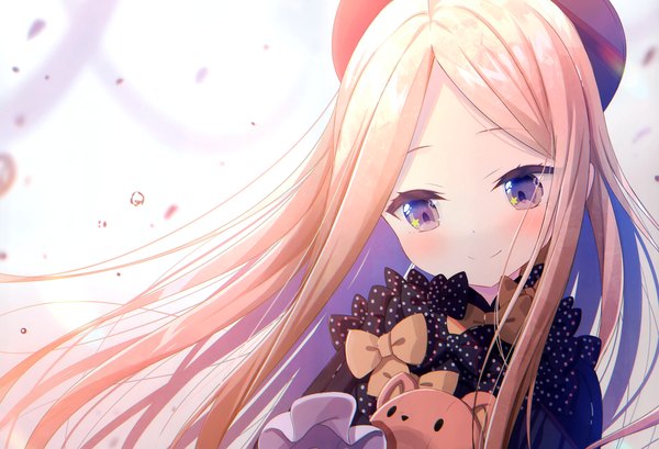 Anime picture 4903x3347 with fate (series) fate/grand order abigail williams (fate) yano mitsuki single long hair blush fringe highres blue eyes simple background blonde hair smile white background absurdres upper body scan floating hair looking down cute