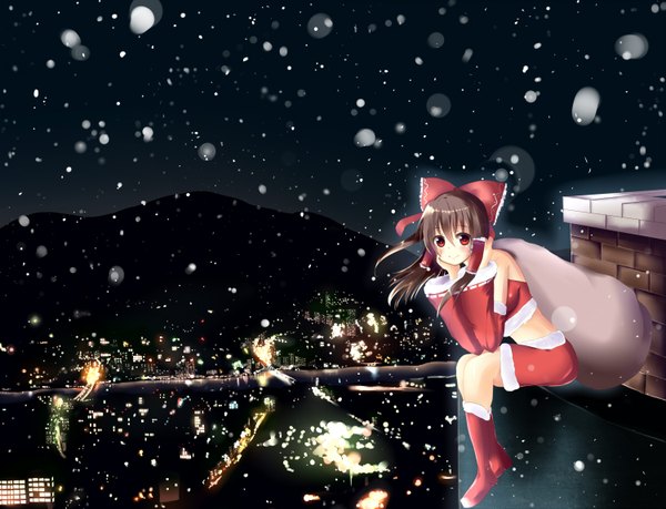 Anime picture 1500x1149 with touhou hakurei reimu nirata ni fumihiko single long hair looking at viewer black hair red eyes snowing christmas winter cityscape city lights girl bow hair bow detached sleeves boots