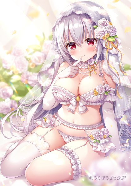 Anime picture 565x800 with original mitsuba choco single long hair tall image looking at viewer blush fringe breasts light erotic smile hair between eyes red eyes large breasts sitting payot cleavage silver hair bent knee (knees) outdoors