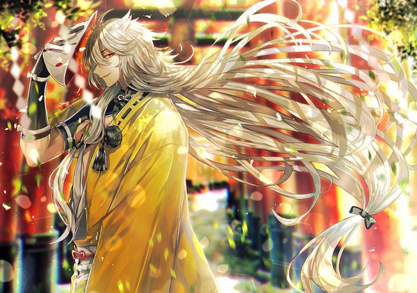 Anime picture 1300x915 with touken ranbu nitroplus kogitsunemaru abandon ranka single looking at viewer smile standing holding yellow eyes silver hair very long hair traditional clothes japanese clothes profile wind blurry low ponytail boy mask