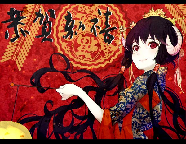 Anime picture 1500x1159 with original mconch single long hair fringe smile red eyes brown hair twintails holding traditional clothes japanese clothes looking back horn (horns) inscription floral print white skin girl hair ornament yukata