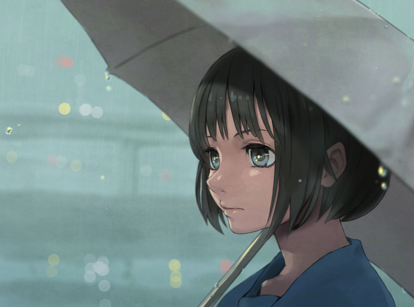 Anime picture 2268x1689 with original potionu single fringe highres short hair black hair grey eyes loli portrait rain girl serafuku umbrella